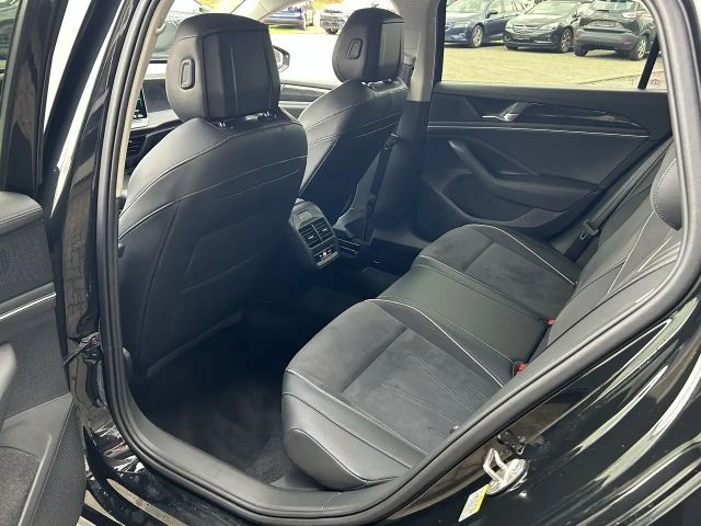 Volkswagen Passat 1.5 eTSI Business Variant