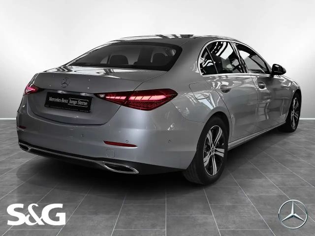 Mercedes-Benz C 180 Sedan