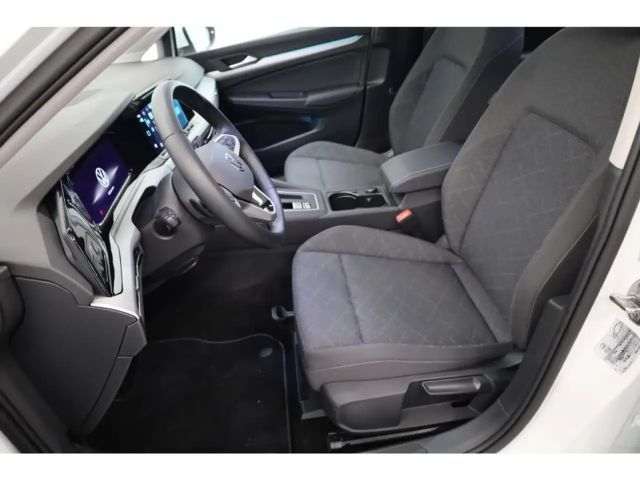 Volkswagen Golf 1.5 eTSI DSG Life Variant