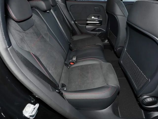 Mercedes-Benz GLA 200 AMG Line