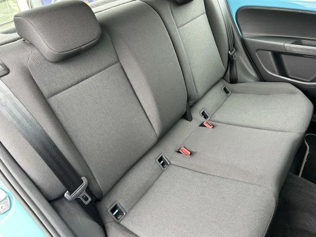 Volkswagen up! Move Move up!