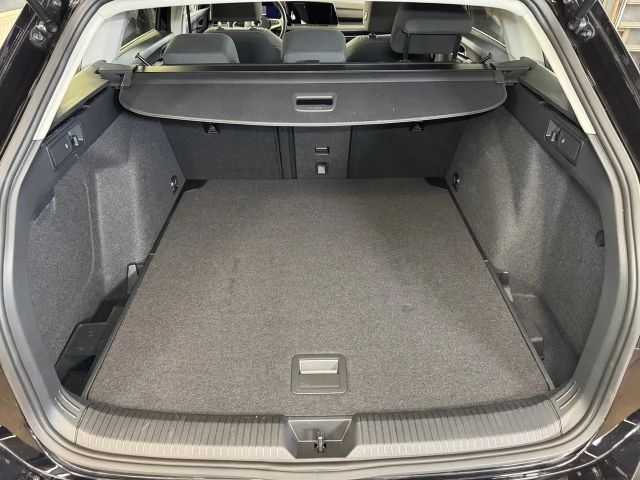 Volkswagen Golf 2.0 TDI DSG Style Variant