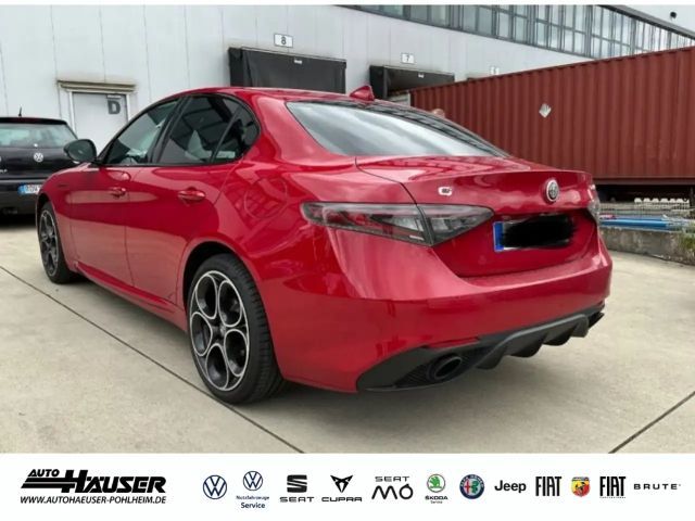 Alfa Romeo Giulia AT8 Q4 Turbo