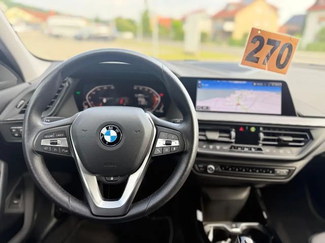 BMW 120 120i Sedan