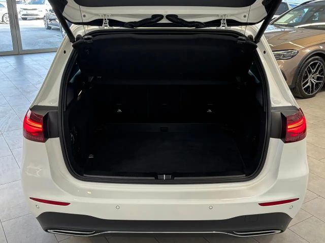 Mercedes-Benz B 200 Progressive Sedan