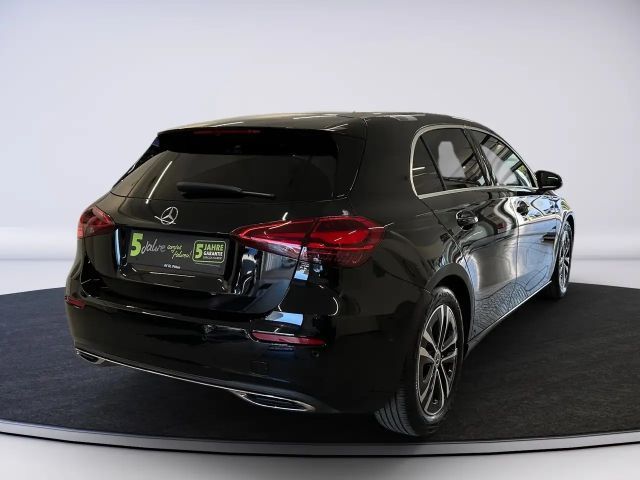 Mercedes-Benz A 200 A 200 d