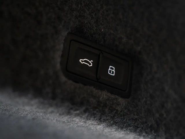 Lamborghini Urus Pano HUD B&O 360 23" TV Nachtsicht AHK Soft