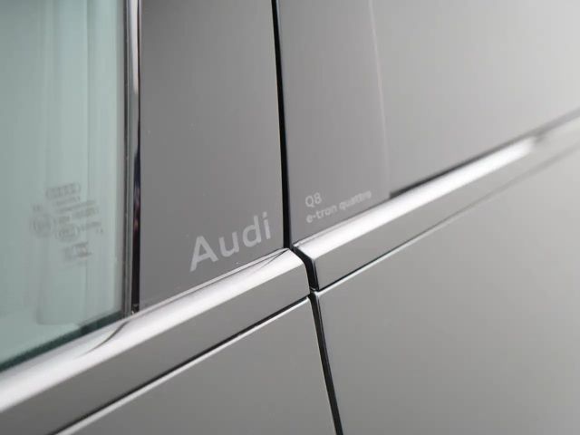 Audi Q8 e-tron LEDER NAVI HUD VIRT CARPLAY SHZ PANO