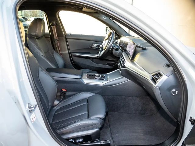 BMW 330 330d M-Sport Touring xDrive