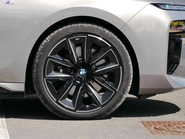 BMW 750 M-Sport Sedan xDrive