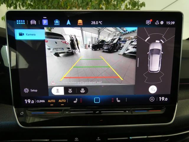 Volkswagen Golf 1.5 eTSI DSG R-Line