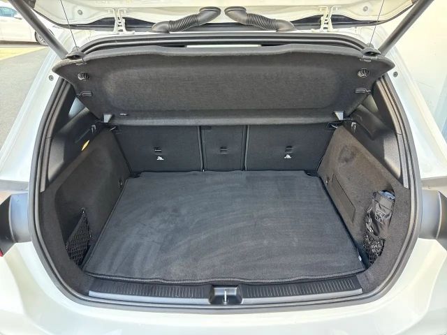 Mercedes-Benz B 180 B 180 d Sedan