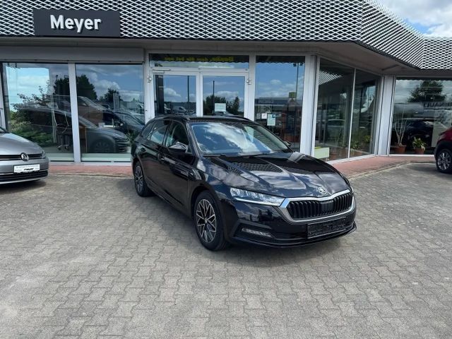 Skoda Octavia 1.5 TSI Ambition Clever Combi