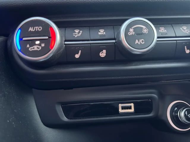 Alfa Romeo Giulia AT8 Q4