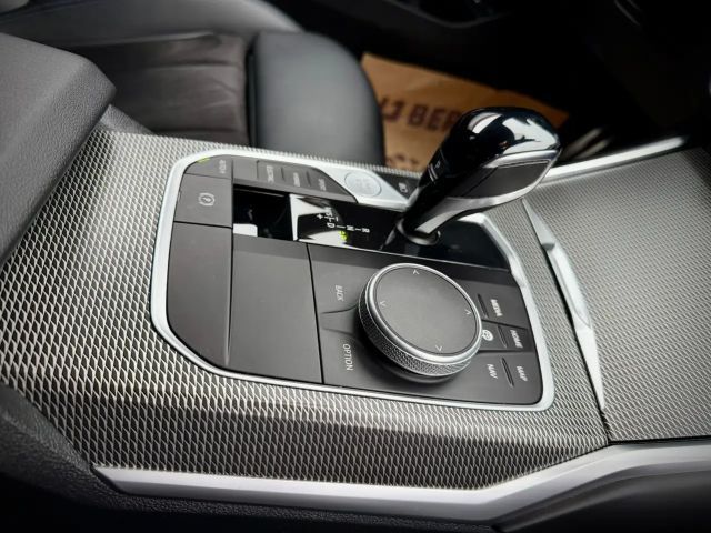 BMW 330 330e M-Sport xDrive