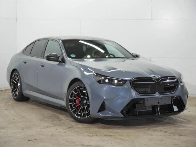 BMW M5 Sedan