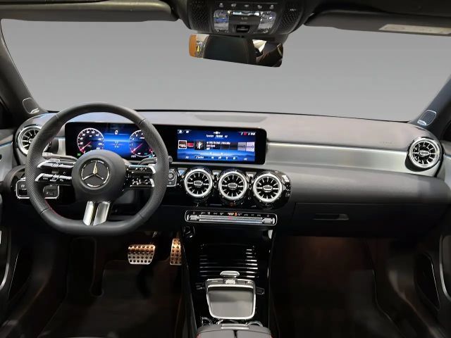 Mercedes-Benz A 250 4MATIC AMG Line