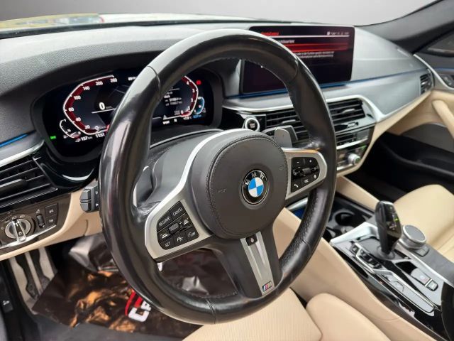 BMW 545 545e M-Sport Sedan xDrive