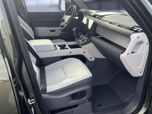 Land Rover Defender 110 Dynamic SE