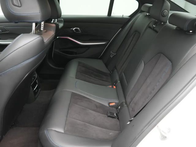 BMW 318 318d M-Sport Sedan