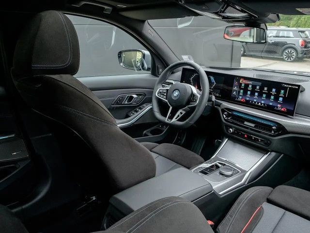 BMW 330 330e M-Sport Sedan xDrive