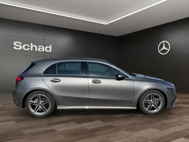 Mercedes-Benz A 180 AMG Line Premium