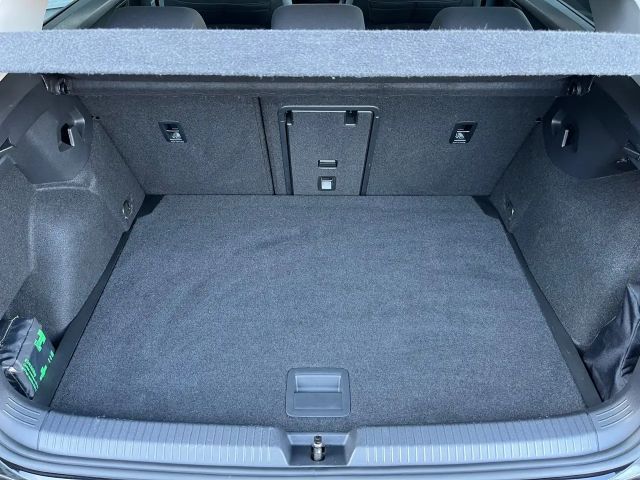 Volkswagen Golf 1.5 TSI Golf VIII IQ.Drive