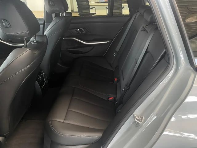 BMW 330 330i M-Sport Touring xDrive