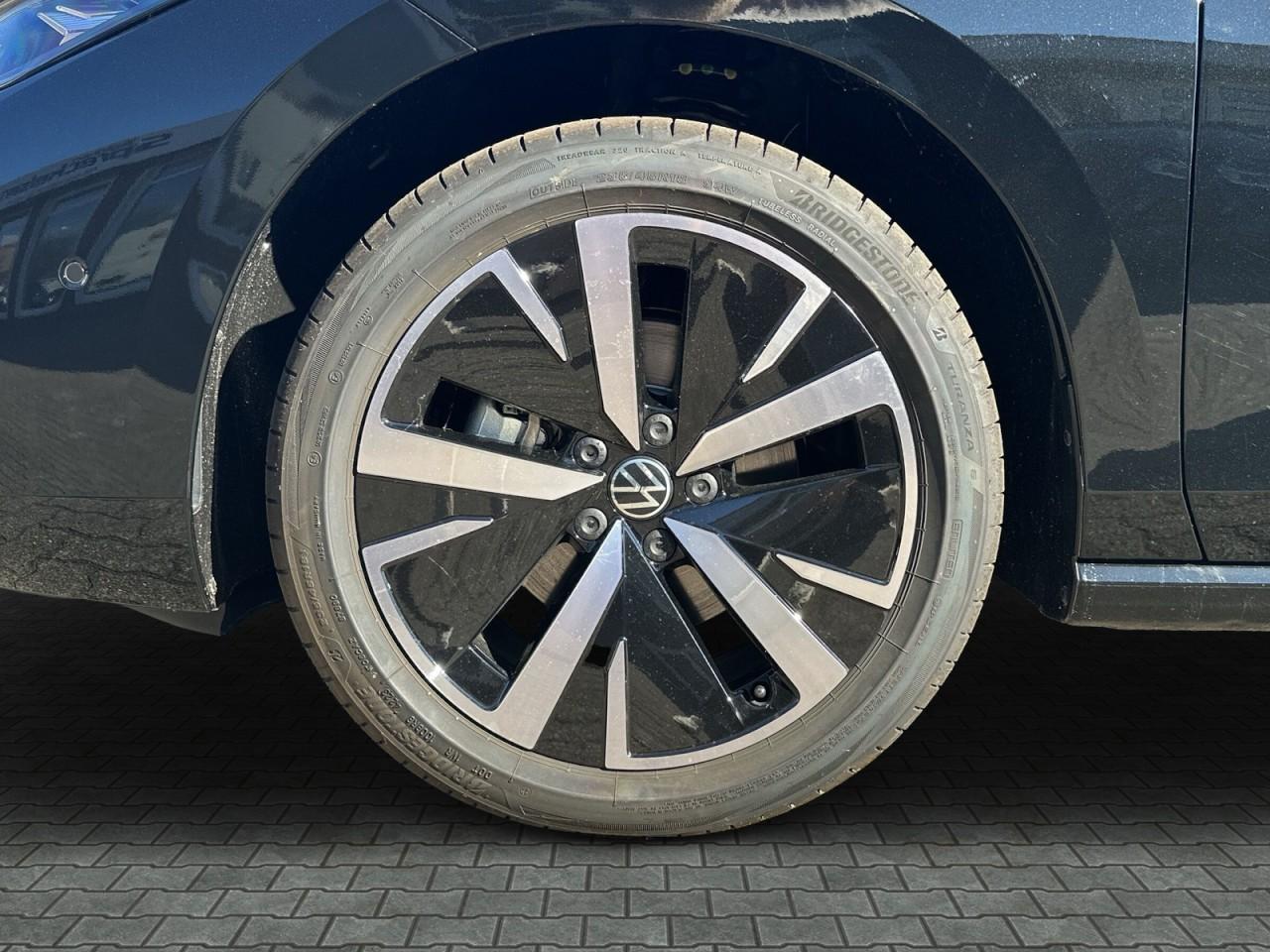 Volkswagen Passat 1.5 eTSI Business Variant