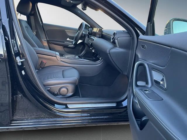Mercedes-Benz A 180 A 180 Advanced AUTO*LED*RFK*MBUX*LENKRADHEIZUNG*