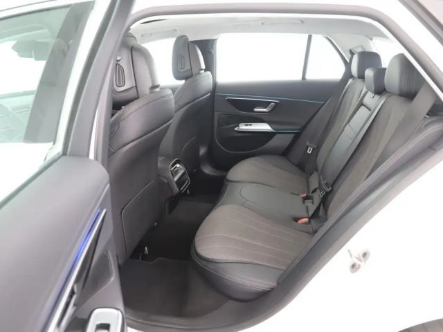 Mercedes-Benz E 200 4MATIC AVANTGARDE Estate