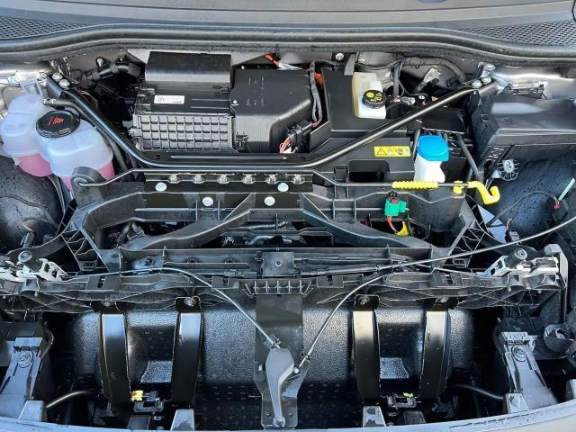 Audi Q4 e-tron 45 / MMI-Navi+, Standklima, LED, RFK