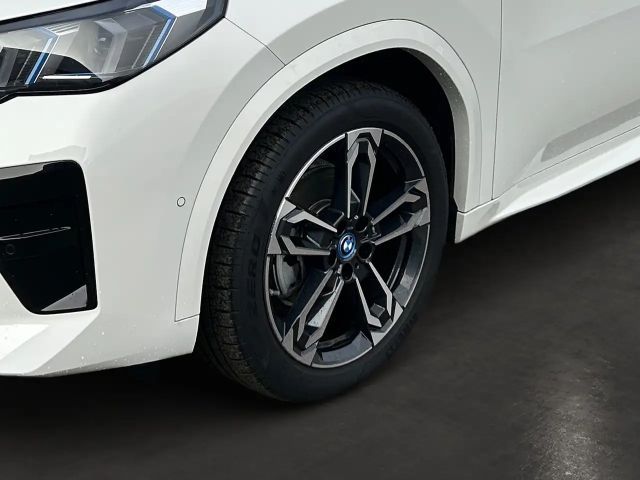 BMW iX2 eDrive20