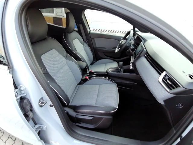 Renault Clio E-Tech Hybrid Techno