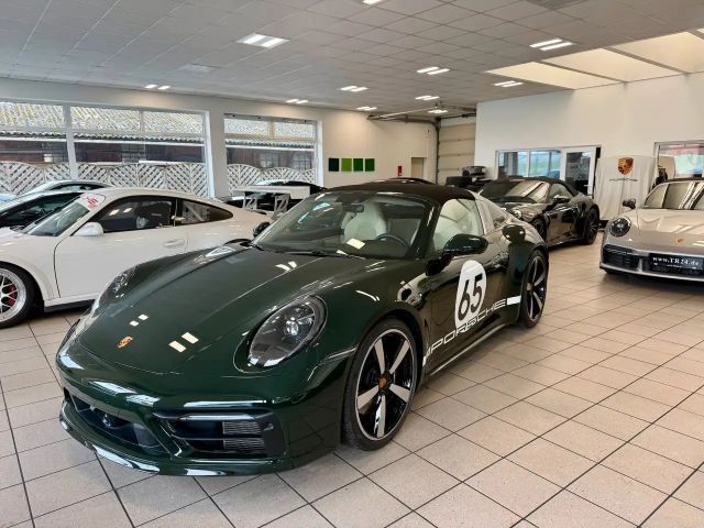 Porsche 992 4S Cabrio Targa