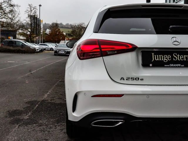 Mercedes-Benz A 250 A 250 e AMG Line