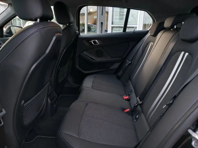 BMW 118 118i Sedan Sport Line