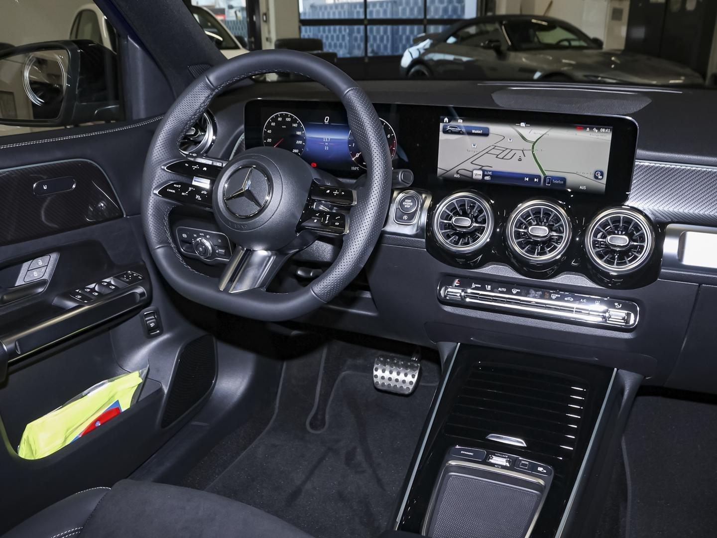 Mercedes-Benz GLB 220 AMG Line