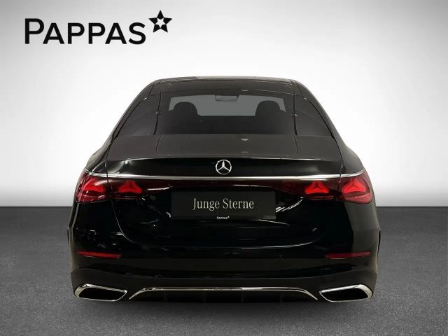 Mercedes-Benz E 220 AMG Line E 220 d Sedan