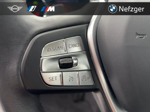 BMW 320 320i Sedan xDrive