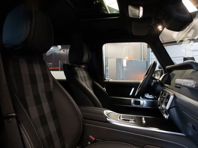 Mercedes-Benz G 450 G450d STRONGER THAN THE 1980s 1 of 460