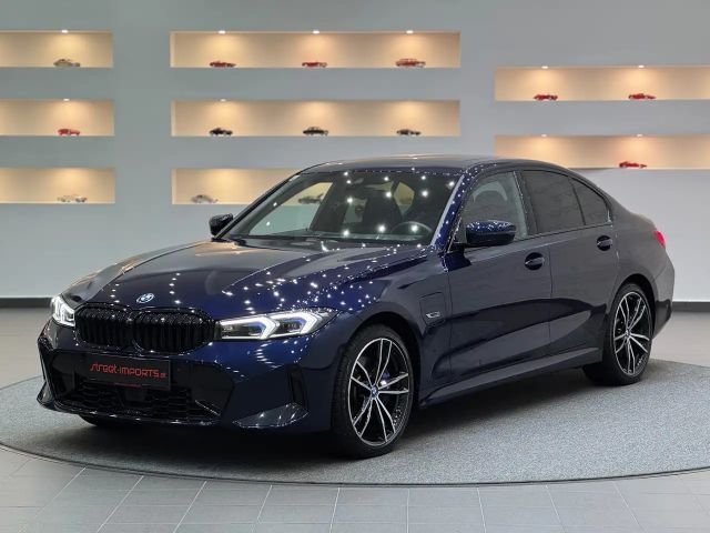 BMW 330 330e M-Sport Sedan xDrive