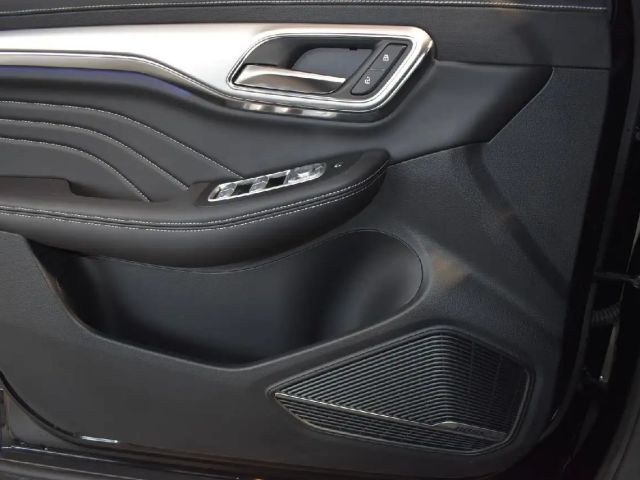 MG Marvel R Performance Tri-motor AWD