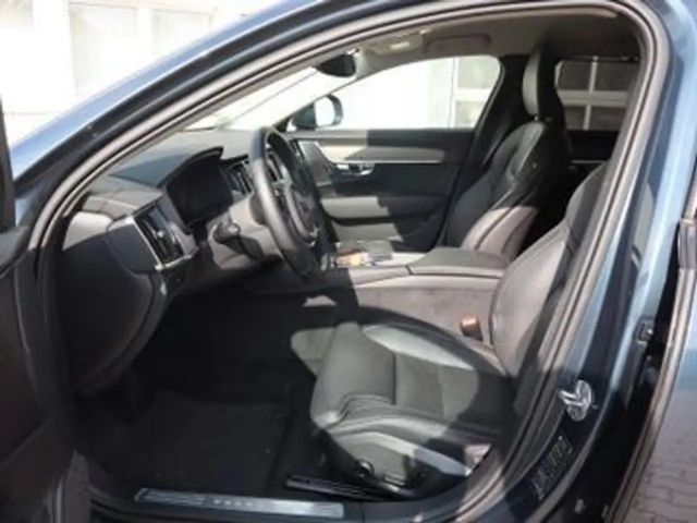 Volvo V90 Cross Country AWD Plus