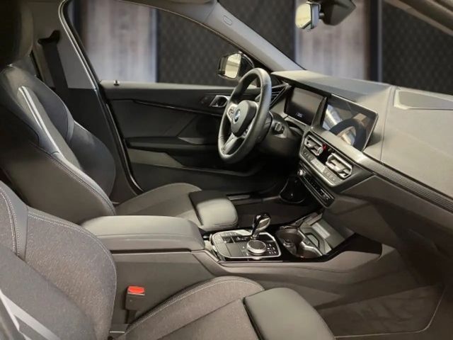 BMW 118 118i 5-deurs Sedan