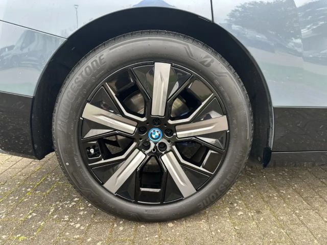 BMW iX xDrive40