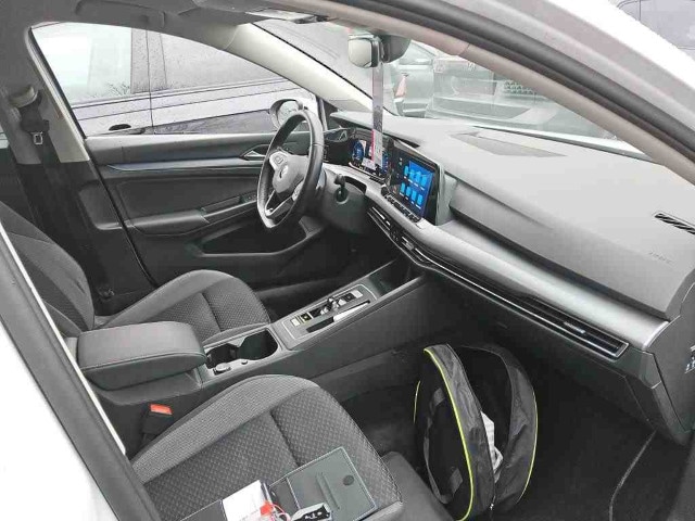 Volkswagen Golf 1.5 eTSI DSG