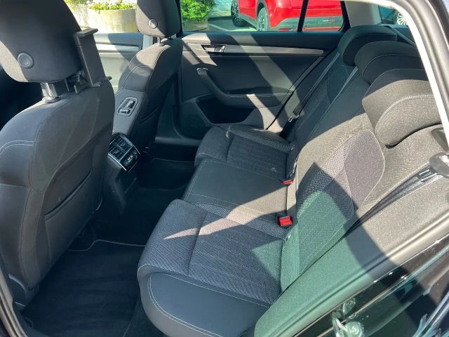 Skoda Superb 2.0 TDI Combi Style Style