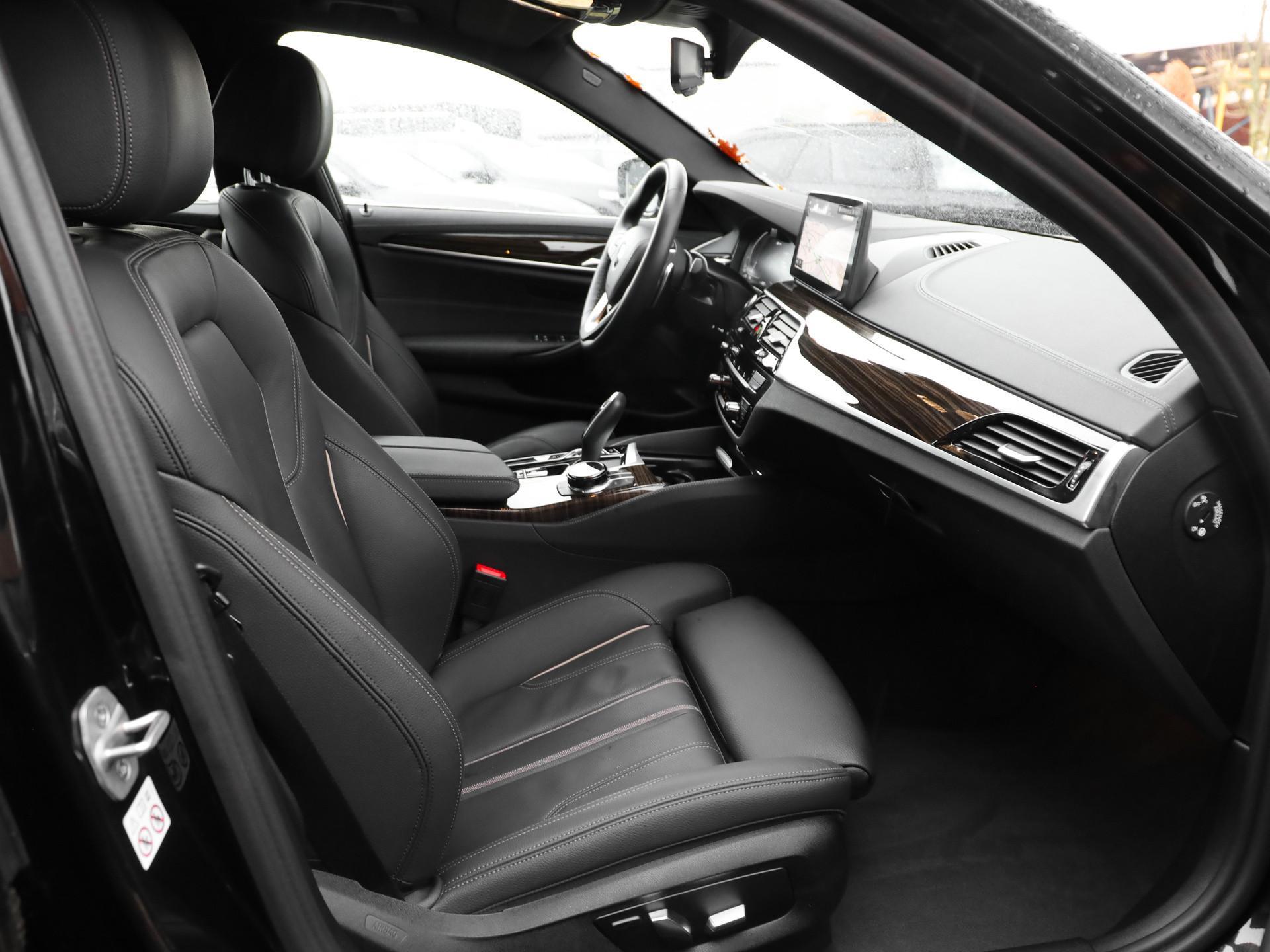 BMW 530 530e Luxury Line Sedan