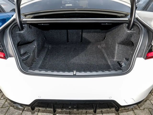 BMW 320 320i M-Sport Sedan